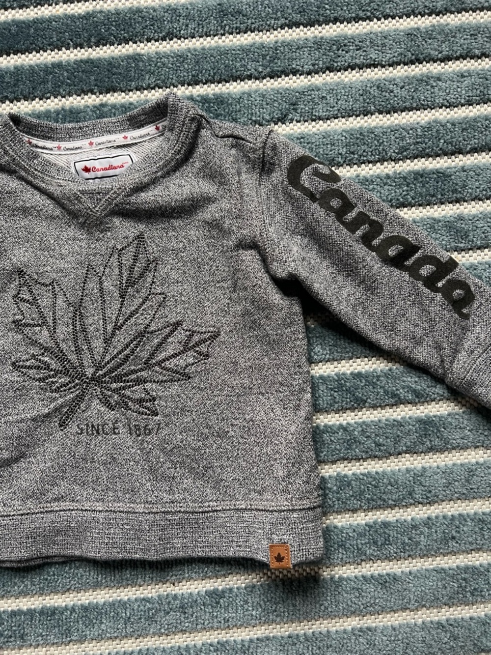 Canadiana 3T maple leaf crewneck - Picture 2 of 3